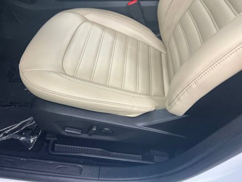 Used 2024 Ford Edge SEL AWD/4WD image 14