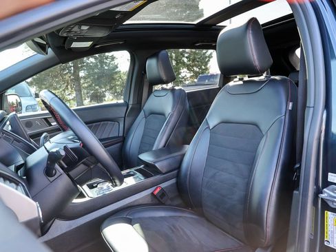 Used 2024 Ford Edge ST-Line w/ Class II Trailer Tow Package AWD/4WD image 39