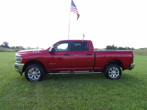 Used 2026 RAM 2500 Big Horn AWD/4WD image 2