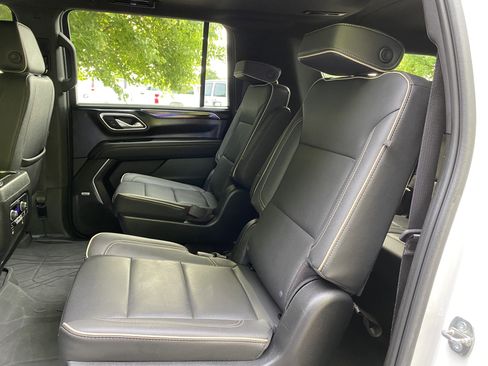 Used 2023 Chevrolet Suburban Premier AWD/4WD image 37
