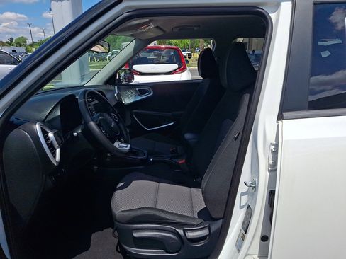Used 2022 Kia Soul LX FWD image 25