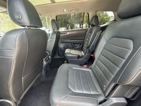 Used 2024 Volkswagen Atlas SEL AWD/4WD image 46