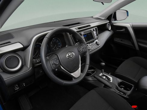 Used 2018 Toyota RAV4 XLE FWD image 42
