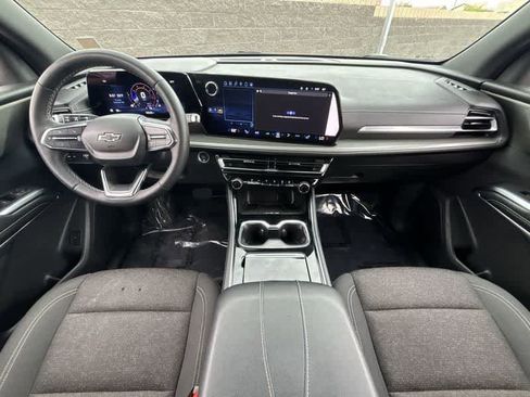 Used 2024 Chevrolet Traverse LT w/ Midnight/Sport Edition image 14