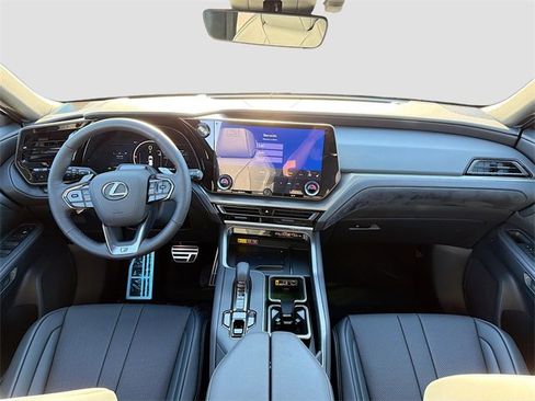 New 2026 Lexus TX 500h AWD image 18