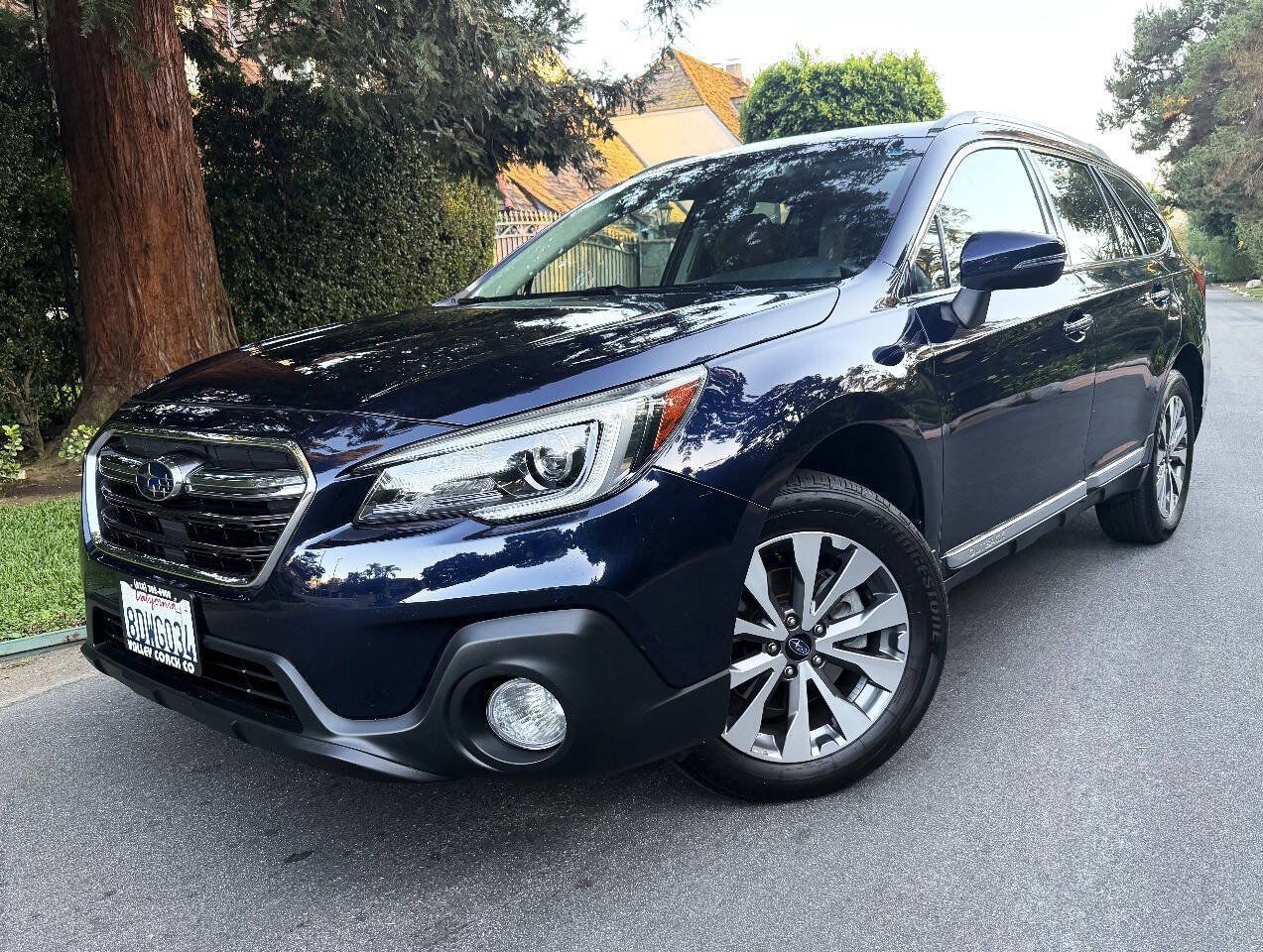 Used 2018 Subaru Outback 2.5i Touring AWD/4WD image 2