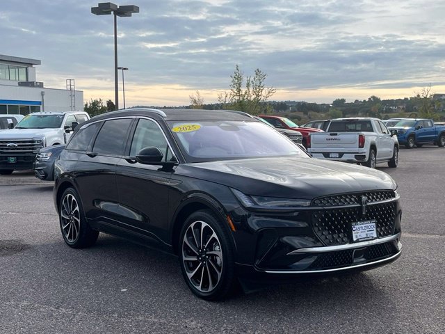 Used 2025 Lincoln Nautilus Black Label AWD/4WD image 8