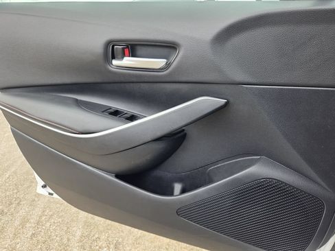 Used 2025 Toyota Corolla SE FWD image 26