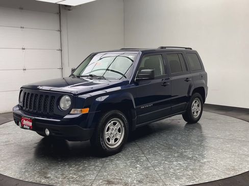 Used 2017 Jeep Patriot Sport w/ Power Value Group FWD image 24