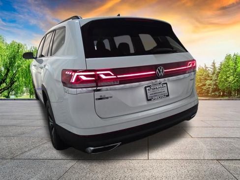 Used 2025 Volkswagen Atlas SE image 6