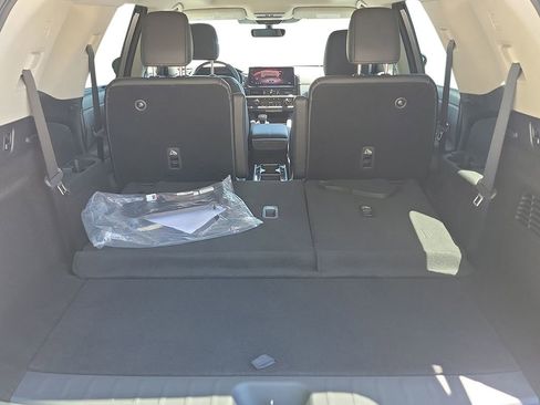 New 2026 Nissan Pathfinder SL AWD/4WD image 32