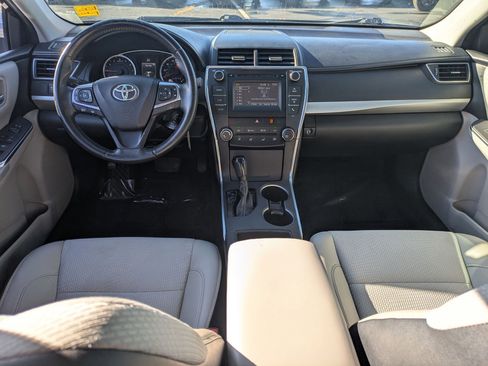 Used 2017 Toyota Camry SE image 22