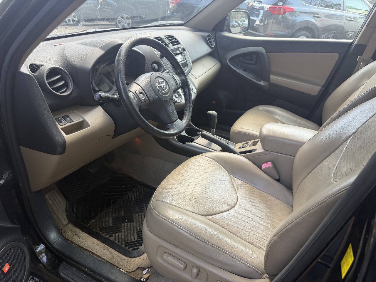 Used 2010 Toyota RAV4 Limited AWD/4WD image 4