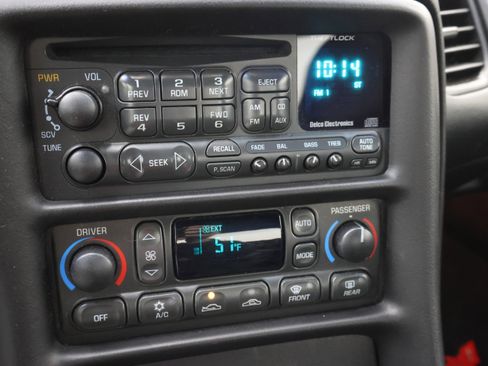 Used 2004 Chevrolet Corvette Z06 w/ Preferred Equipment Group RWD image 36