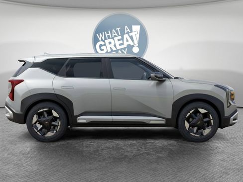 New 2027 Kia Seltos S FWD image 7