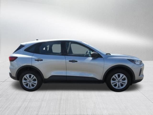 Used 2023 Ford Escape AWD image 2