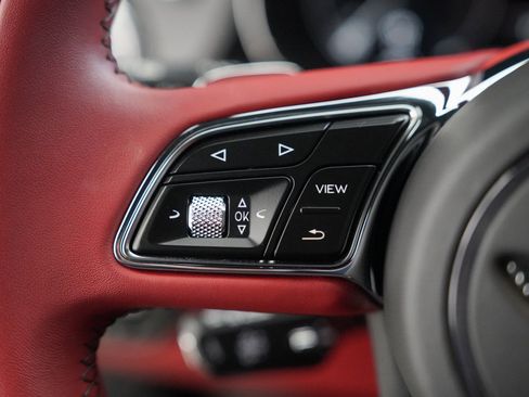 Used 2022 Bentley Bentayga V8 image 15