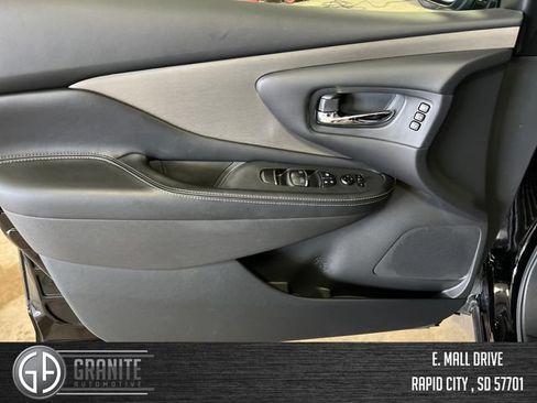 Used 2024 Nissan Murano SL AWD/4WD image 11