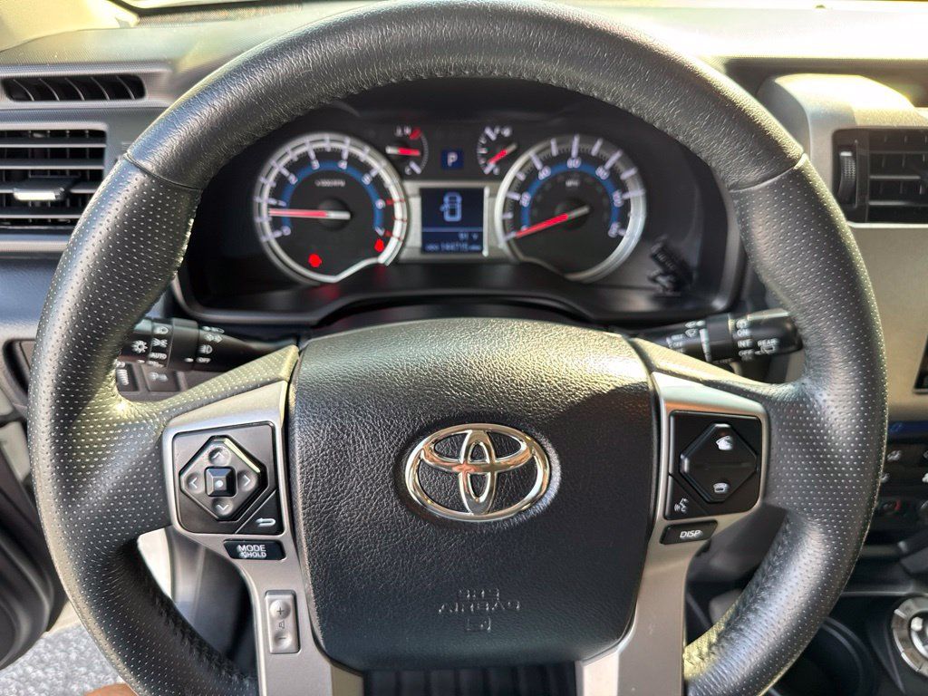 Used 2018 Toyota 4Runner Limited AWD/4WD image 34