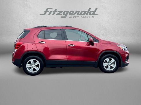 Used 2020 Chevrolet Trax LT w/ Driver Confidence Package FWD image 3