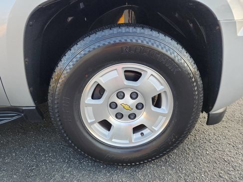 Used 2013 Chevrolet Avalanche LT image 12