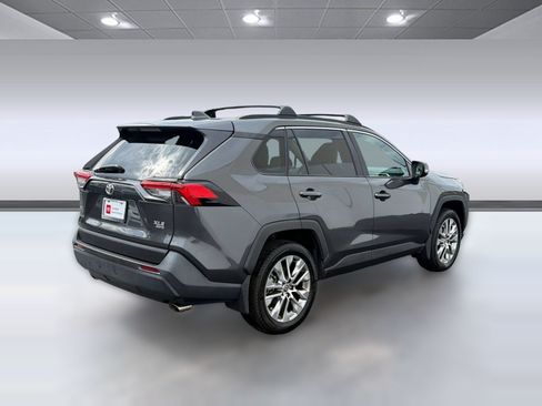 Certified 2021 Toyota RAV4 XLE Premium AWD/4WD image 9
