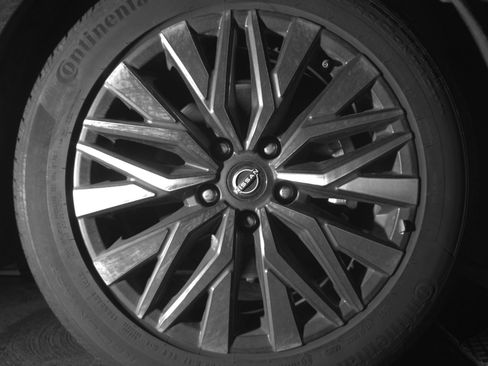 Used 2025 Nissan Altima 2.5 SV image 13