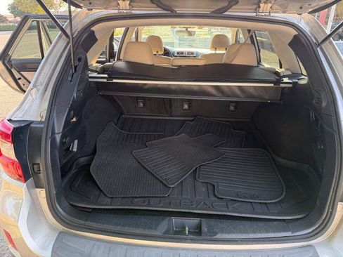Used 2017 Subaru Outback 2.5i Limited AWD/4WD image 10