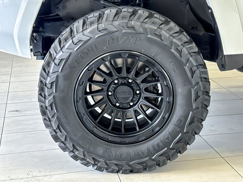 Used 2023 Toyota 4Runner 40th Anniversary SE AWD/4WD image 26