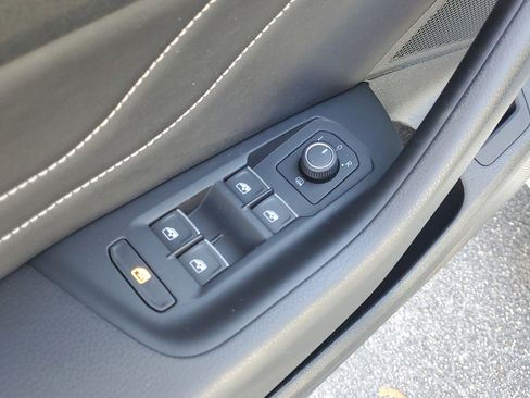 Used 2021 Volkswagen Arteon SE image 17