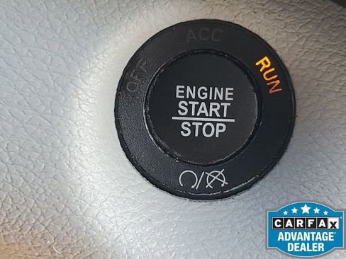 Used 2021 Jeep Cherokee Latitude Lux w/ Sun & Sound Group image 39