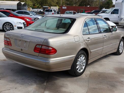 Used 2000 Mercedes-Benz E 320 4MATIC Sedan image 7