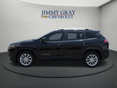 Used 2021 Jeep Cherokee Latitude FWD image 2