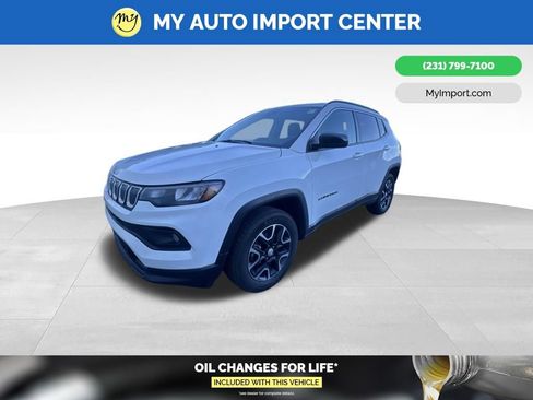 Used 2022 Jeep Compass Latitude AWD/4WD image 3