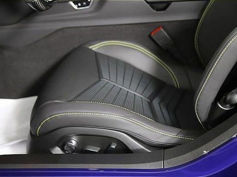 New 2025 Chevrolet Corvette E-Ray image 18