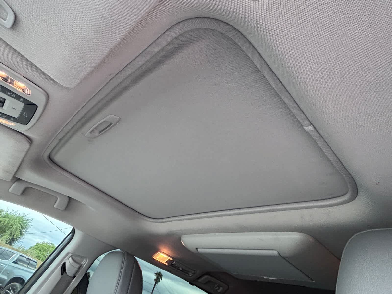 Used 2022 Toyota Sienna Limited FWD image 29