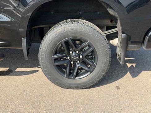 Used 2020 Chevrolet Silverado 1500 LT Trail Boss w/ Midnight Edition image 13