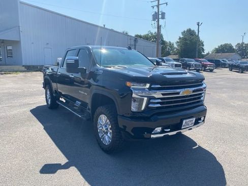 Used 2023 Chevrolet Silverado 2500 High Country w/ Safety Package II image 8