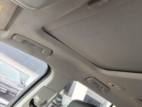 Used 2022 GMC Acadia AT4 w/ Technology Package image 4