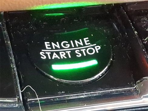 Certified 2023 Lincoln Nautilus Reserve image 25