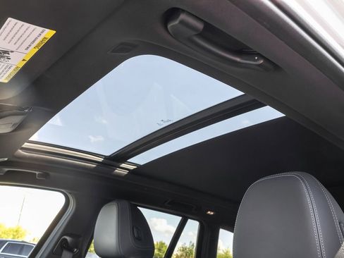 Used 2023 BMW X3 xDrive30i w/ Premium Package image 9