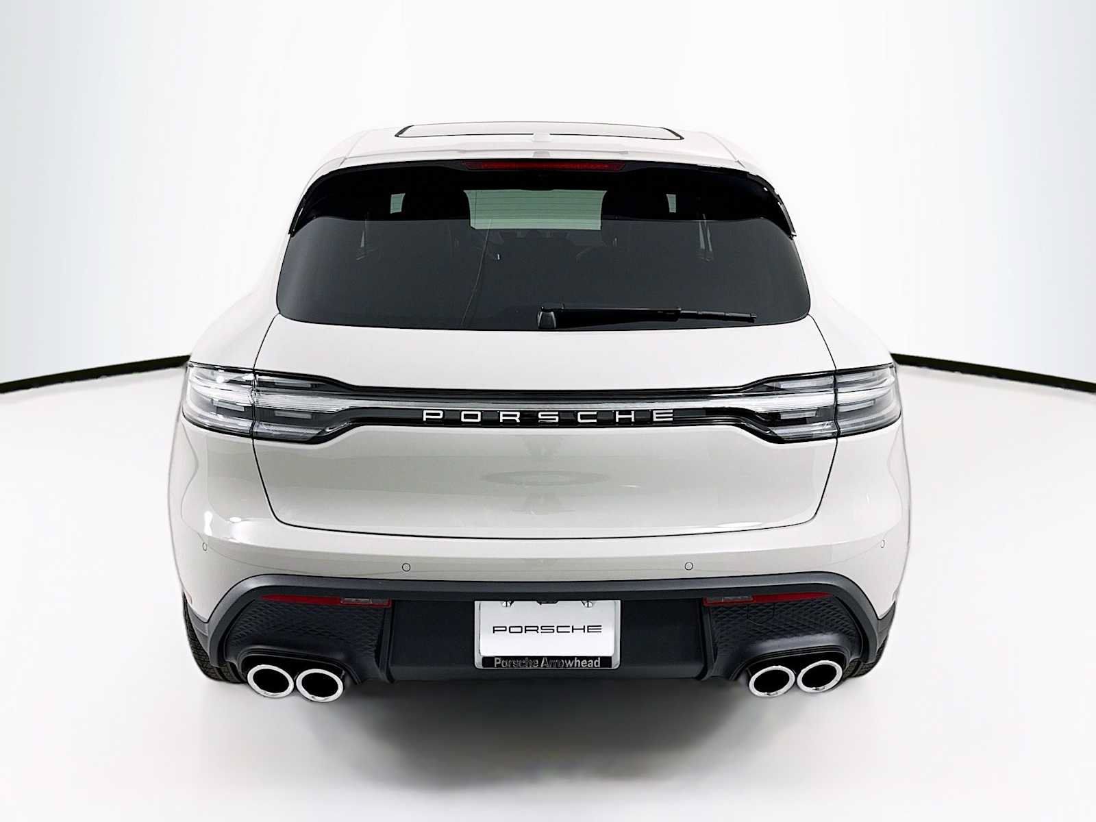 Used 2026 Porsche Macan AWD/4WD image 10
