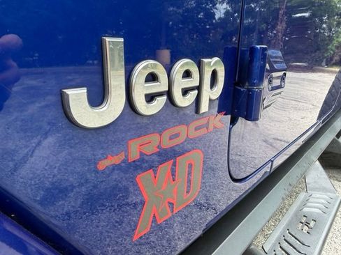 Used 2020 Jeep Wrangler Unlimited Sahara w/ Uconnect 4C Nav & Sound Group AWD/4WD image 12