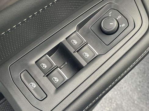 Certified 2025 Volkswagen Atlas SE w/ Panoramic Sunroof Package image 24