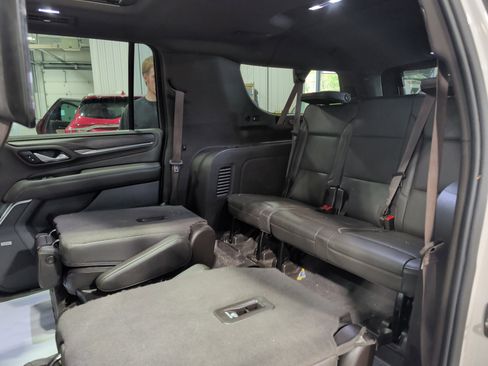 Used 2022 GMC Yukon XL Denali w/ Denali Ultimate Package AWD/4WD image 11