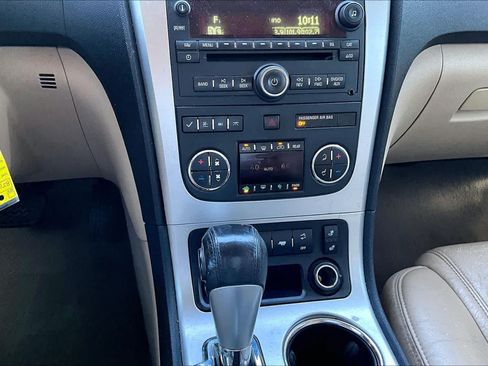 Used 2011 GMC Acadia SLT FWD image 31