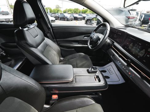 Used 2023 Nissan Ariya AWD image 47