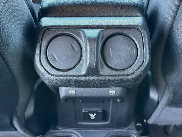 Used 2021 Jeep Gladiator Mojave w/ Cold Weather Group AWD/4WD image 27