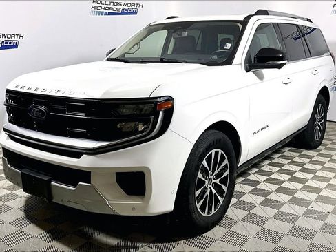 Used 2025 Ford Expedition Platinum AWD/4WD image 1