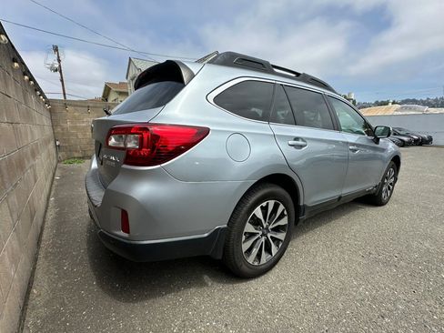 Used 2017 Subaru Outback 2.5i Limited AWD/4WD image 5